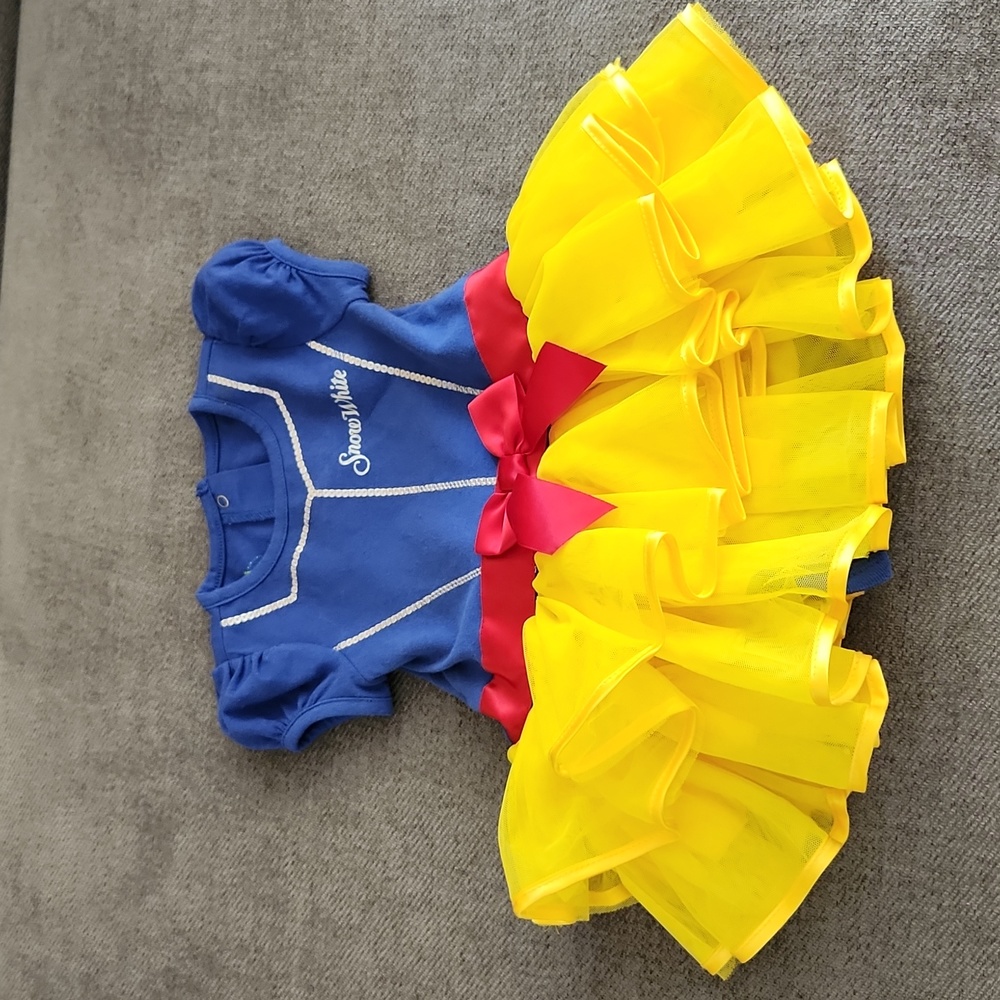 Disney baby Snow white sz 12m